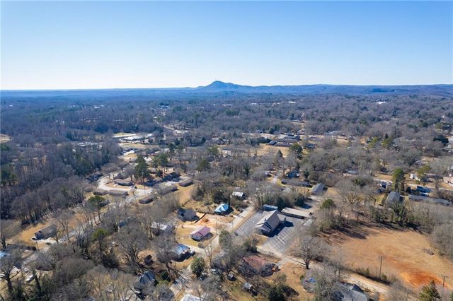 30 Moore Avenue, Toccoa, GA 30577