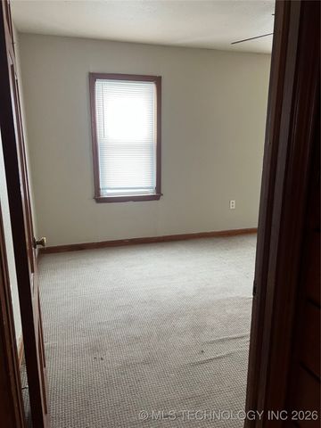 900 SE 7th Street, Wagoner, OK 74467