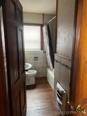 900 SE 7th Street, Wagoner, OK 74467