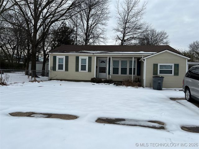 900 SE 7th Street, Wagoner, OK 74467