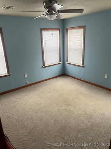 900 SE 7th Street, Wagoner, OK 74467