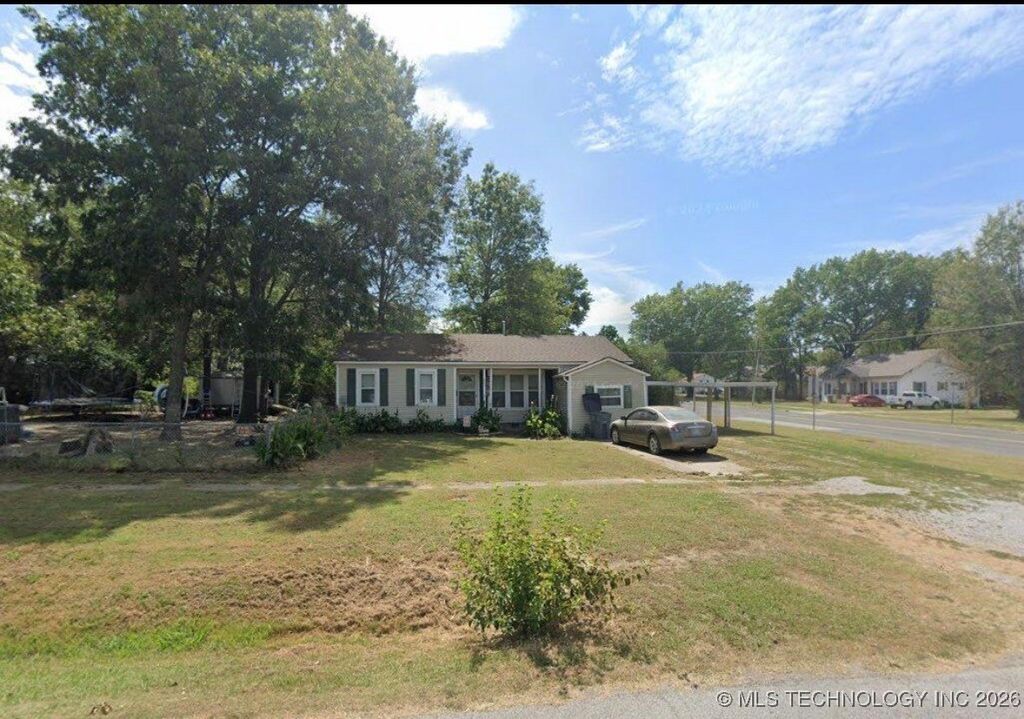 900 SE 7th Street, Wagoner, OK 74467