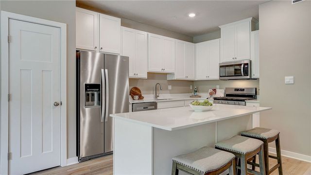 105 Delmonica Drive, Meadowlands, PA 15301