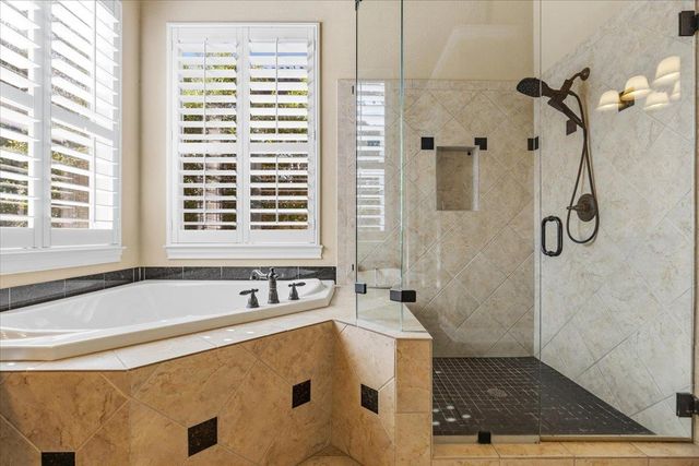 111 Whitley DR, Austin, TX 78738