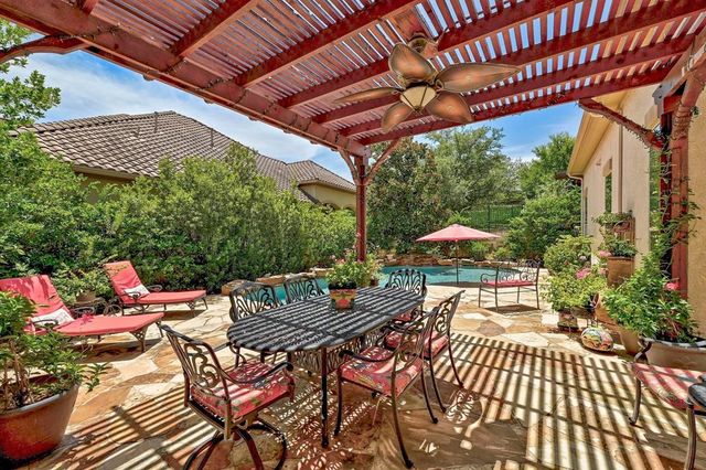 111 Whitley DR, Austin, TX 78738