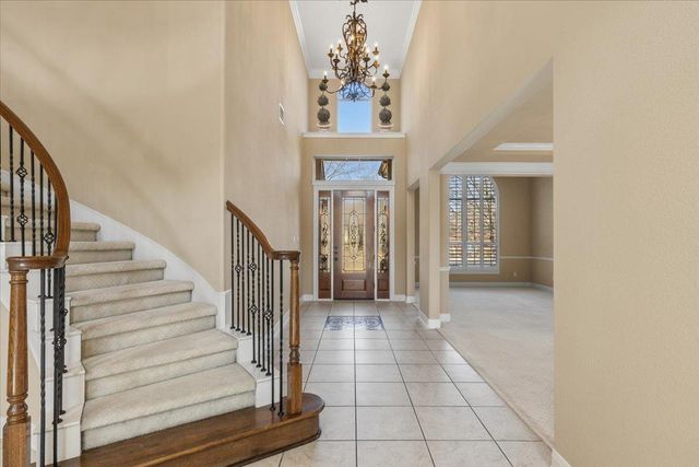 111 Whitley DR, Austin, TX 78738