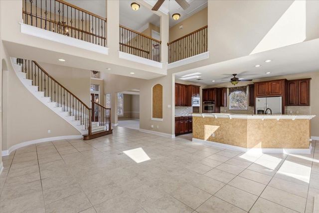 111 Whitley DR, Austin, TX 78738