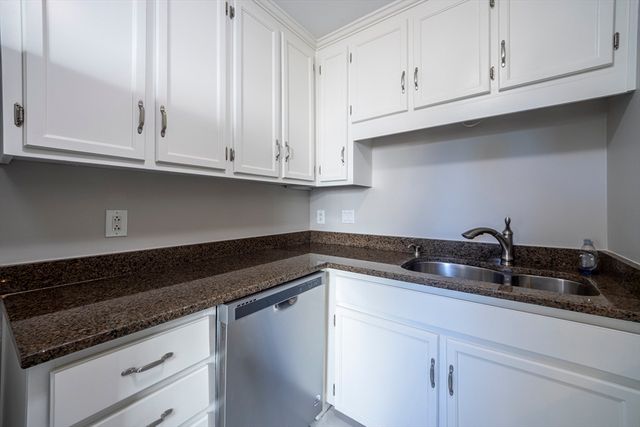 357 Boylston 3, Lowell, MA 01852