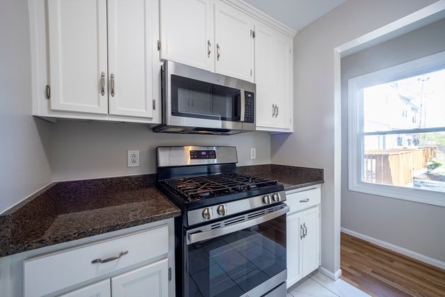 357 Boylston 3, Lowell, MA 01852