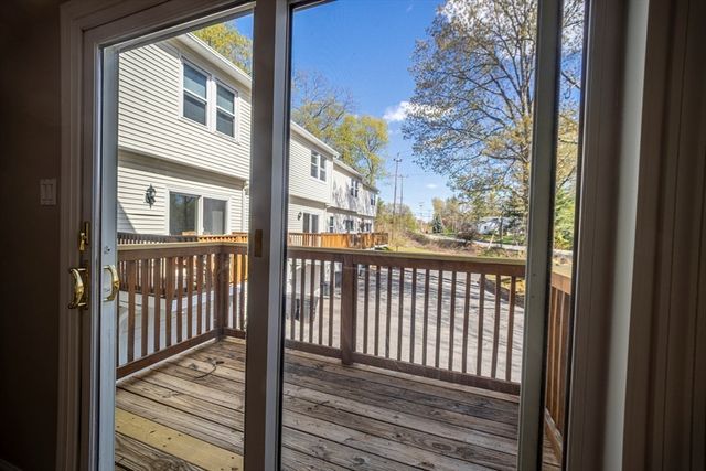 357 Boylston 3, Lowell, MA 01852