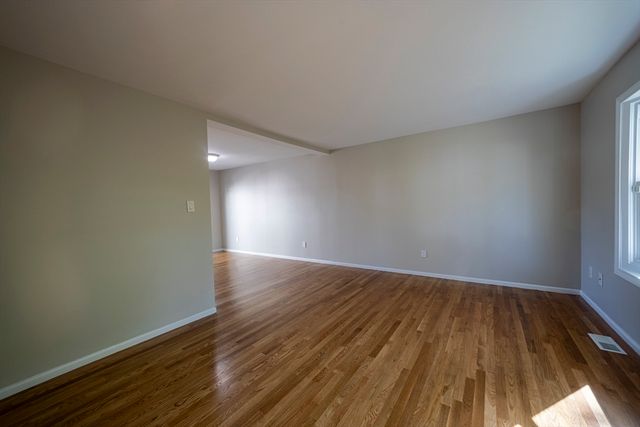 357 Boylston 3, Lowell, MA 01852