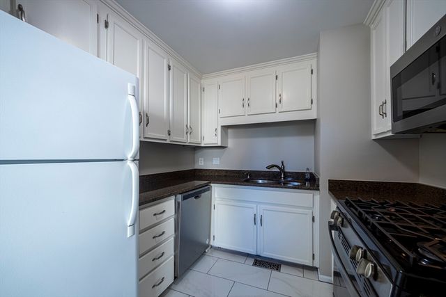 357 Boylston 3, Lowell, MA 01852