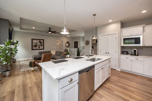 16004 Plum Drive, Urbandale, IA 50323