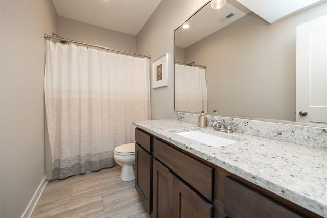 16004 Plum Drive, Urbandale, IA 50323