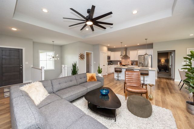 16004 Plum Drive, Urbandale, IA 50323