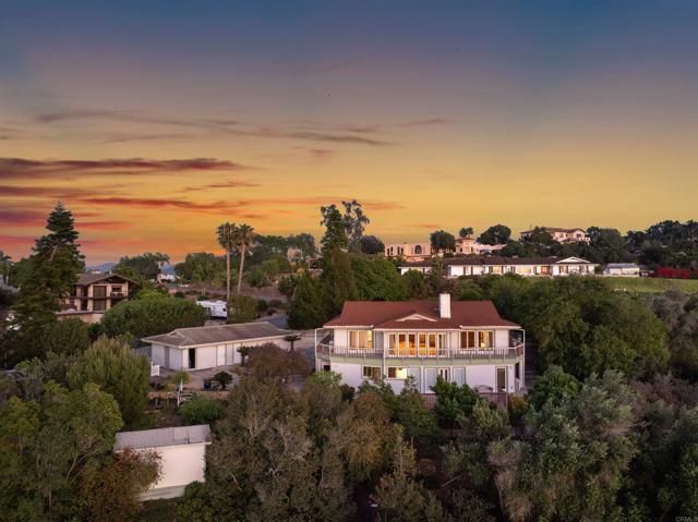 2166 Camino Cantera, Vista, CA 92084