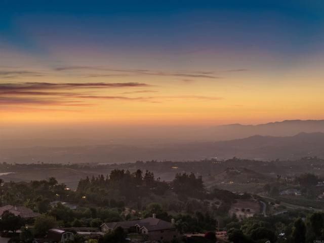 2166 Camino Cantera, Vista, CA 92084