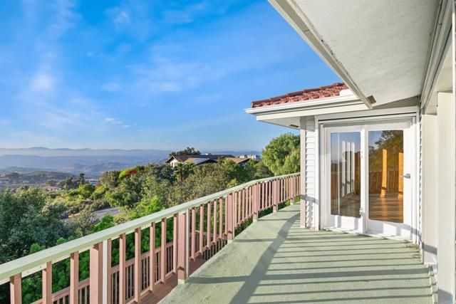 2166 Camino Cantera, Vista, CA 92084