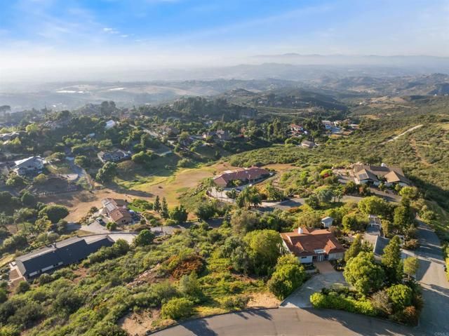 2166 Camino Cantera, Vista, CA 92084