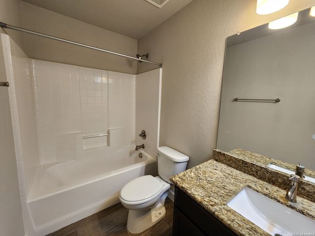 319 CREEKSIDE CURV, New Braunfels, TX 78130