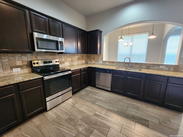 319 CREEKSIDE CURV, New Braunfels, TX 78130