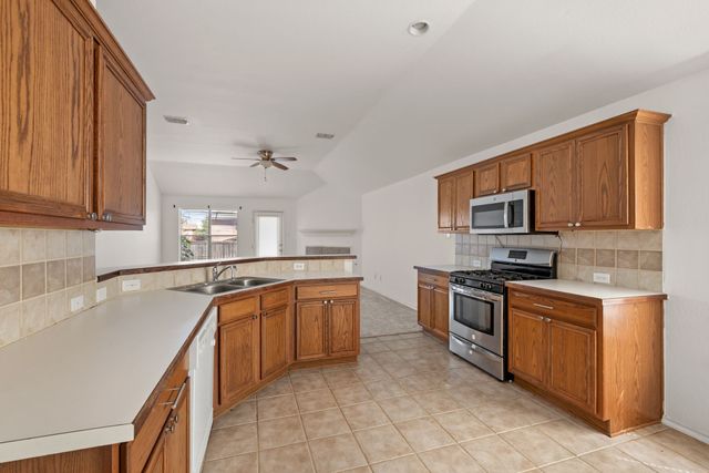 12133 Tacoma Ridge Drive, Fort Worth, TX 76244