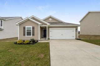 2702 Swarm Ct, Columbia, TN 38401