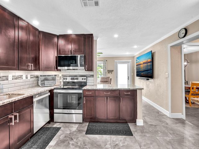 2448 NE 14TH Terrace, Pompano Beach, FL 33064