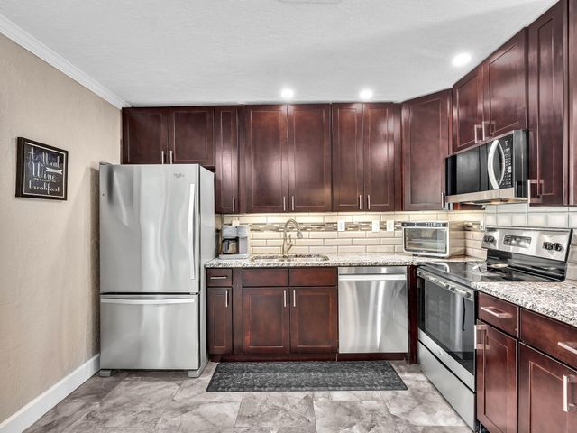 2448 NE 14TH Terrace, Pompano Beach, FL 33064