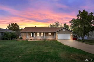 440 Lake Shore Drive, St Clair, MO 63077
