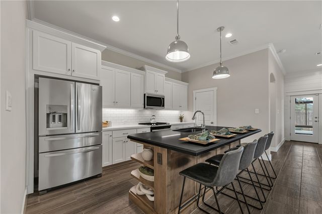 3418 Dovecote Way, Bryan, TX 77808