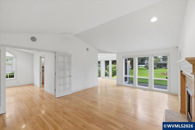 702 Castle Pines Dr N, Keizer, OR 97303