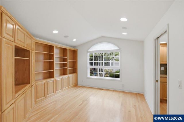 702 Castle Pines Dr N, Keizer, OR 97303