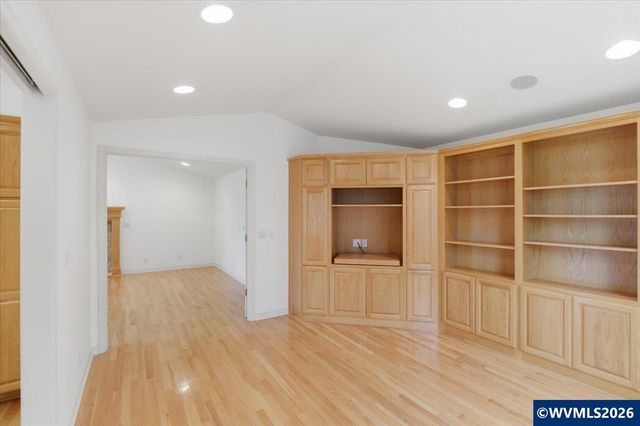 702 Castle Pines Dr N, Keizer, OR 97303