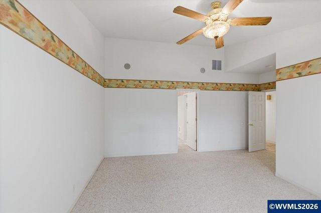 702 Castle Pines Dr N, Keizer, OR 97303