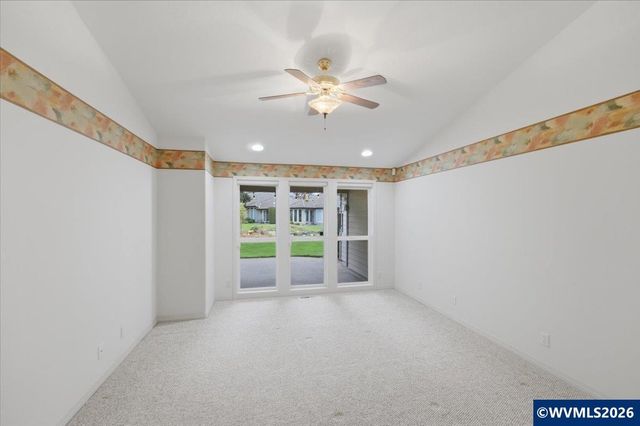 702 Castle Pines Dr N, Keizer, OR 97303