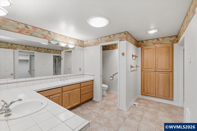 702 Castle Pines Dr N, Keizer, OR 97303