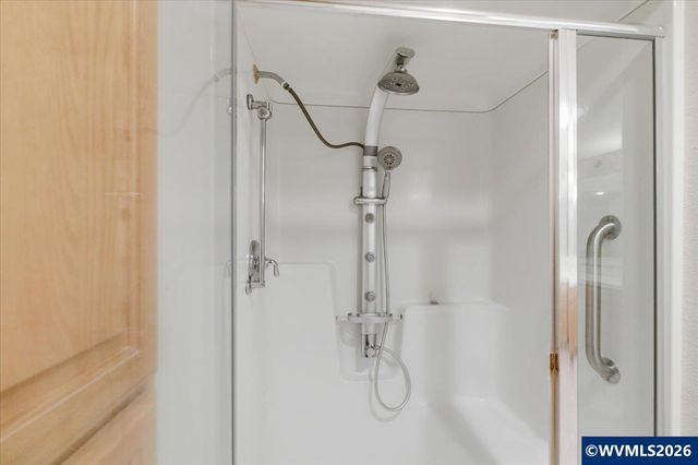 702 Castle Pines Dr N, Keizer, OR 97303