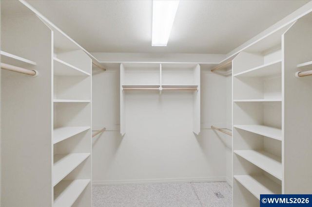 702 Castle Pines Dr N, Keizer, OR 97303