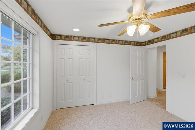 702 Castle Pines Dr N, Keizer, OR 97303