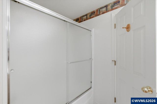 702 Castle Pines Dr N, Keizer, OR 97303