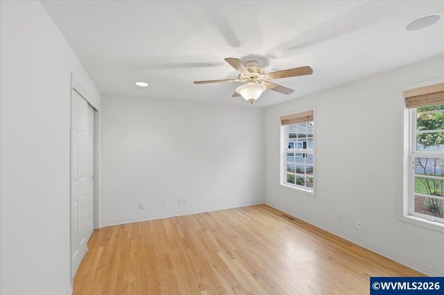 702 Castle Pines Dr N, Keizer, OR 97303