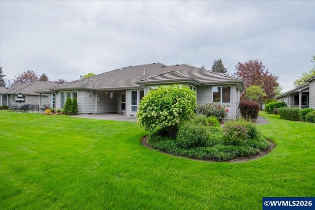 702 Castle Pines Dr N, Keizer, OR 97303