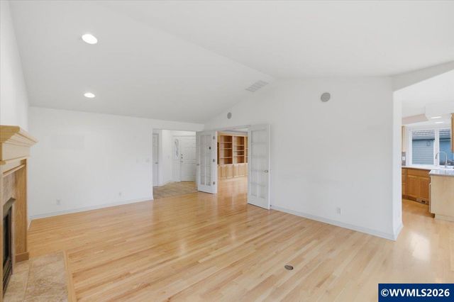 702 Castle Pines Dr N, Keizer, OR 97303