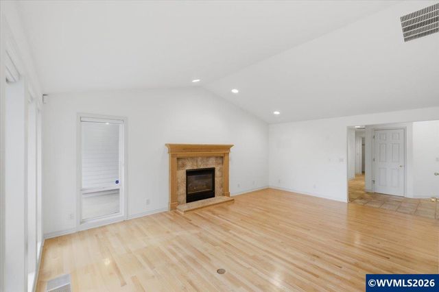 702 Castle Pines Dr N, Keizer, OR 97303