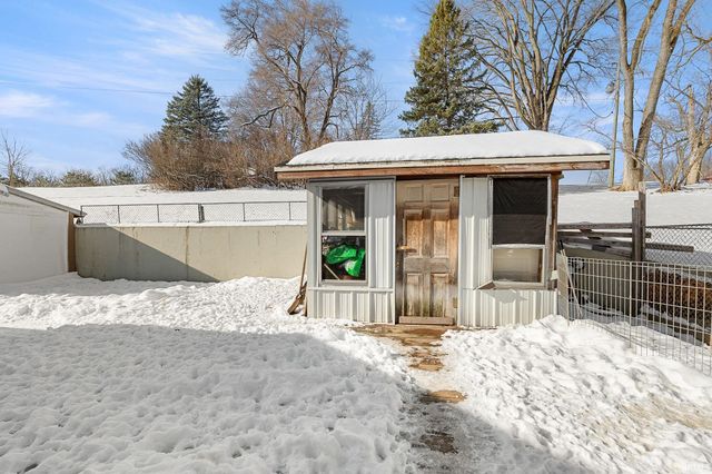 7564 N Roanoke Road, Huntington, IN 46750