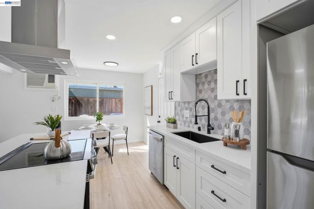 3136 Mission View Dr, Fremont, CA 94538