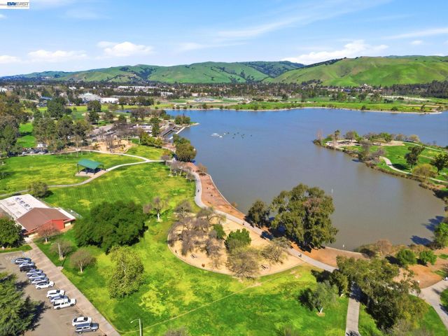 3136 Mission View Dr, Fremont, CA 94538