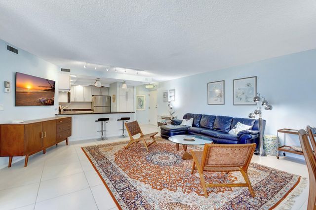 2800 N Ocean Drive A-17c, Singer Island, FL 33404