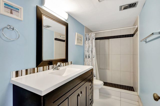 2800 N Ocean Drive A-17c, Singer Island, FL 33404